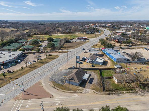 525 E Main St, Midlothian, TX 76065